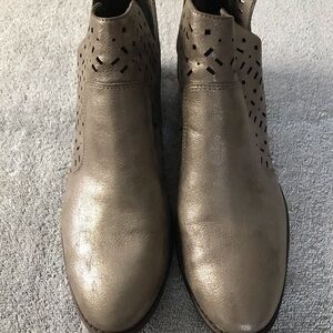 Eurosoft Catarina metallic sheen booties